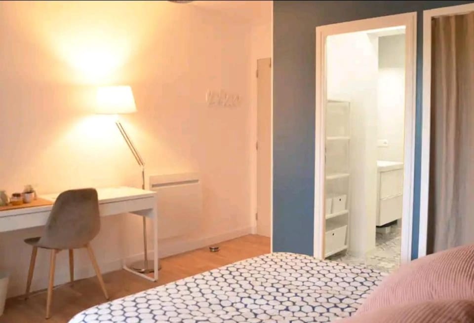 Chambre indépendante - WC et SDB privatifs Vacation rental in Pays de la Loire