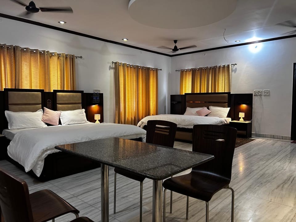 Bed, Seating area, Dining area, Bedroom
