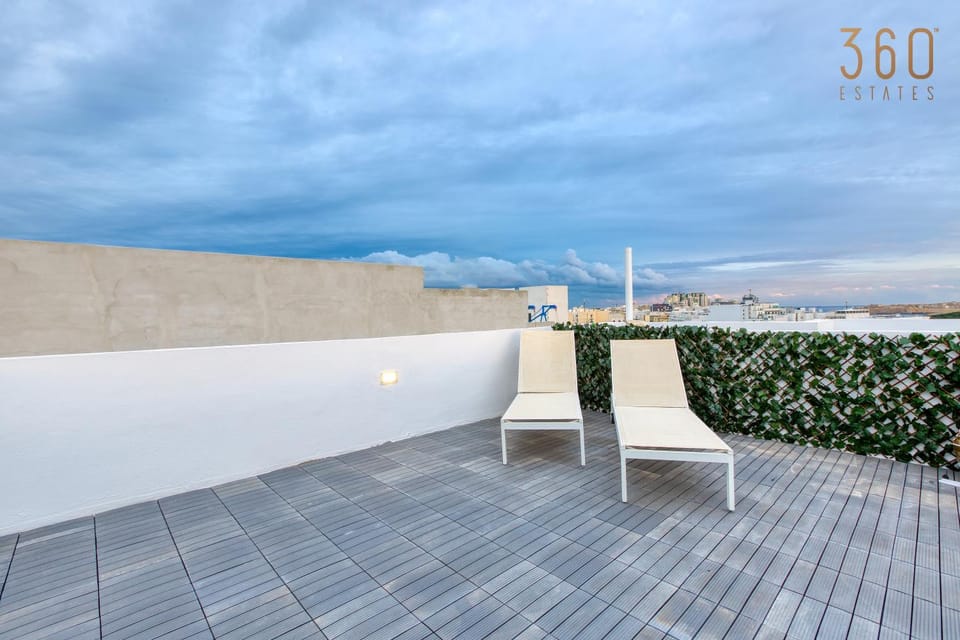 Patio, Day, Natural landscape, View (from property/room), Balcony/Terrace, Living room, Seating area, Sea view, sunbed
