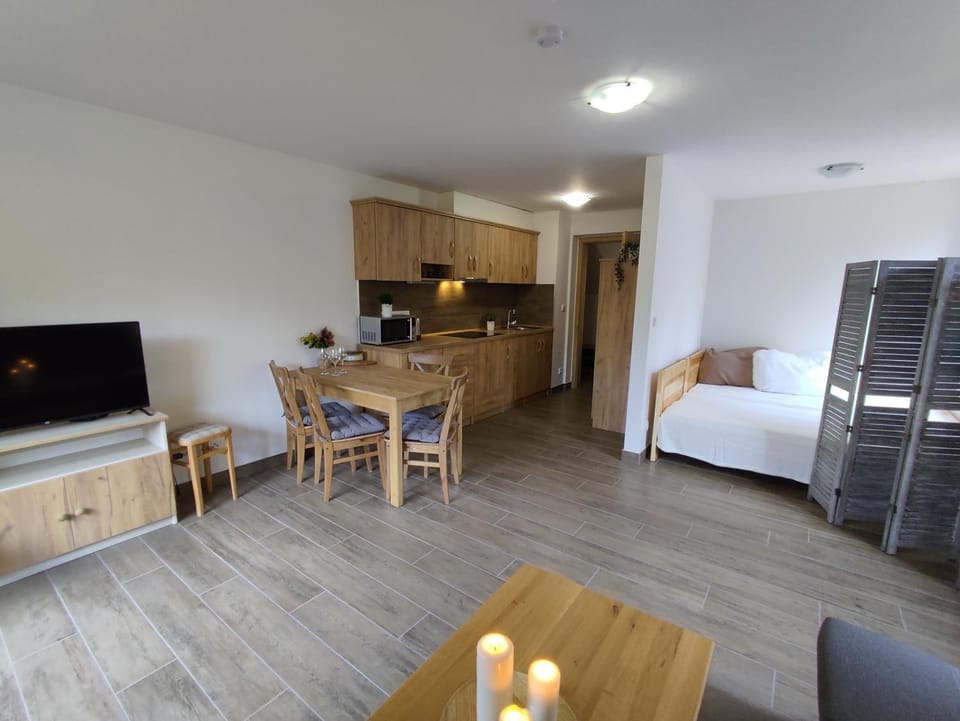 Bed, Kitchen or kitchenette