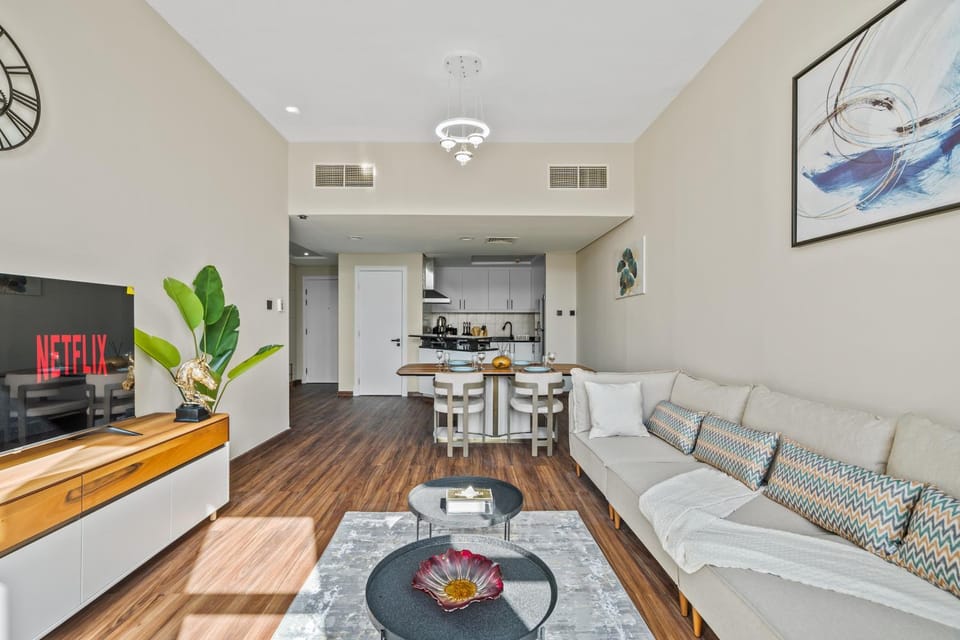 Luxury 1 Bedroom Apartment in Discovery Gardens Apartment in Dubai