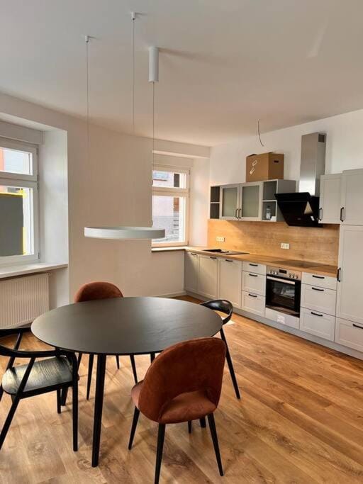 Kitchen or kitchenette, Dining area, pet friendly, stove