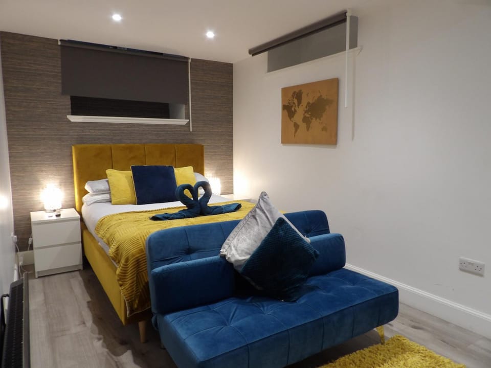 Montgomery LOVELY 3 BEDROOM APARTMENT WITH PRIVATE GARDEN IN EDINBURGH CITY CENTRE Apartment in Edinburgh