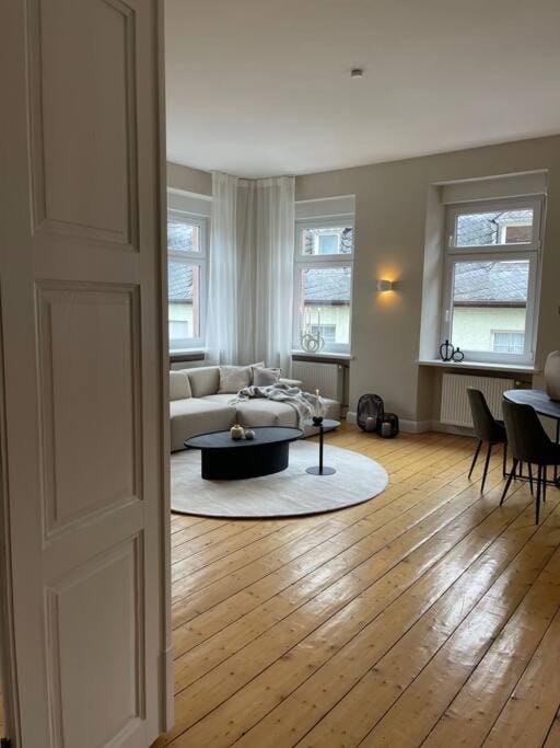 Living room, Photo of the whole room, Seating area
