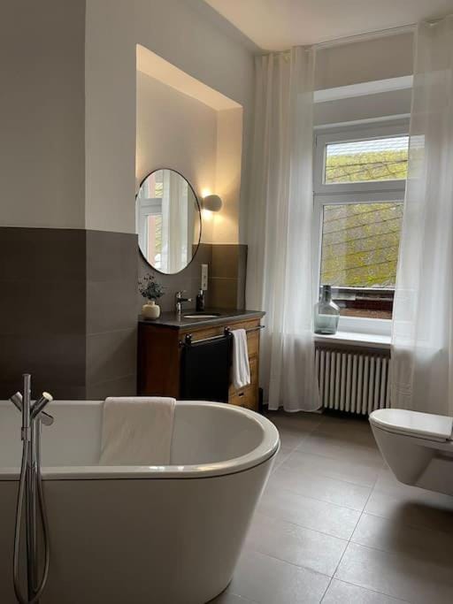 Bathroom, Bath, internet
