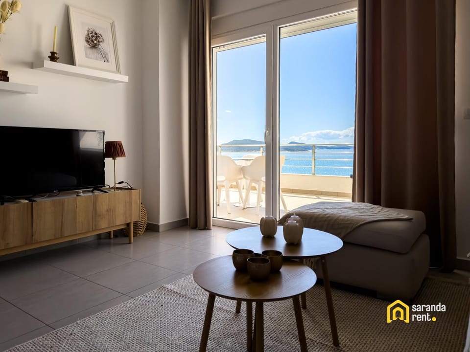 TV and multimedia, View (from property/room), Living room, Sea view
