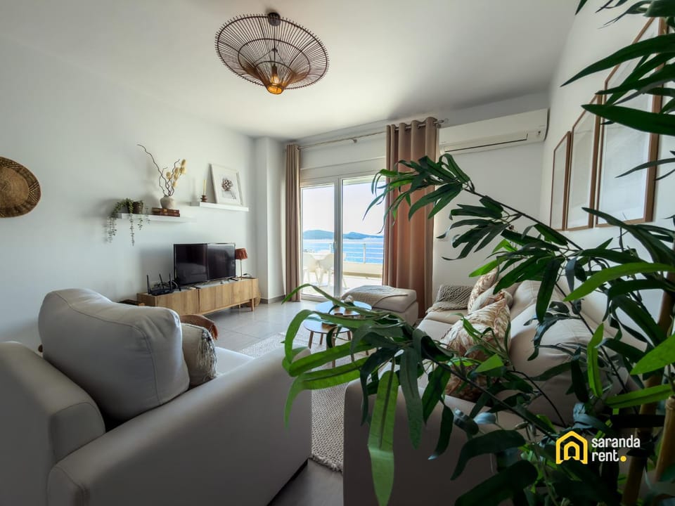 TV and multimedia, Living room, Seating area, Sea view