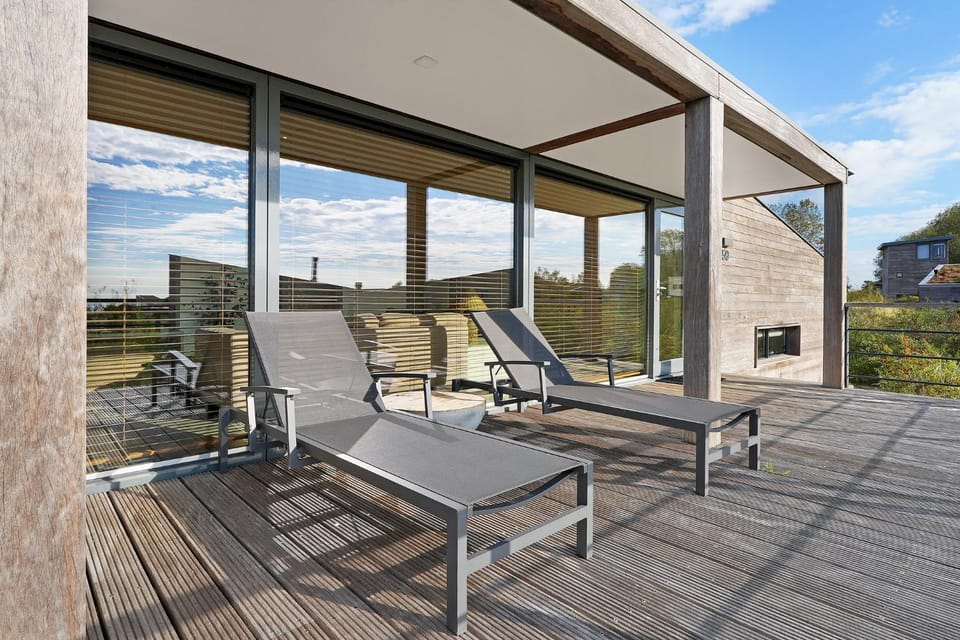 Balcony/Terrace, sunbed
