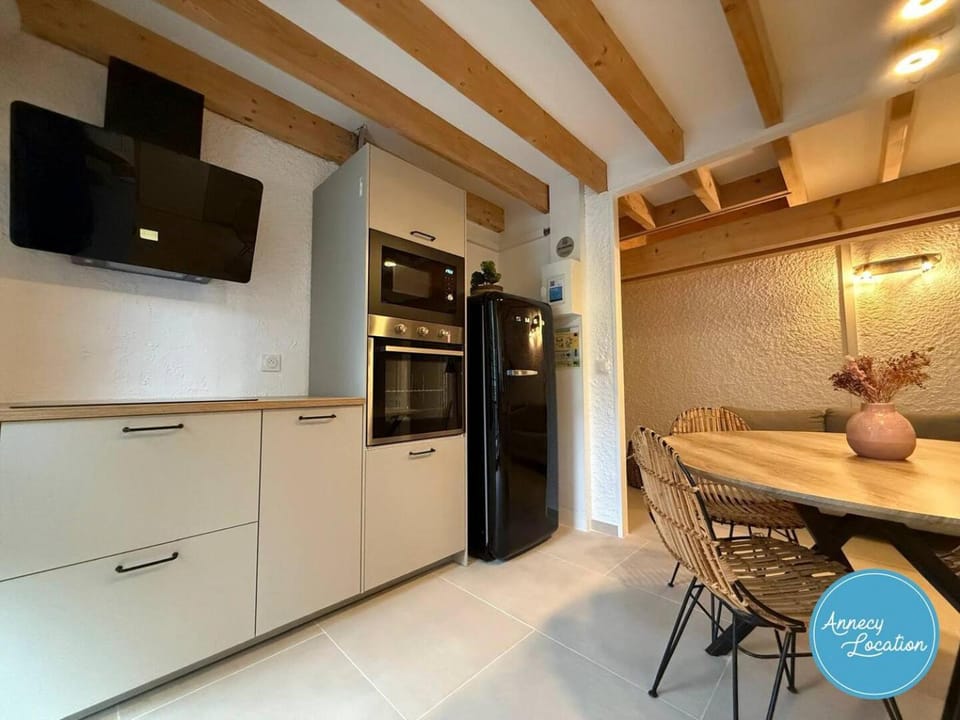 The Bergerie T3- view Mountains Apartment in Talloires