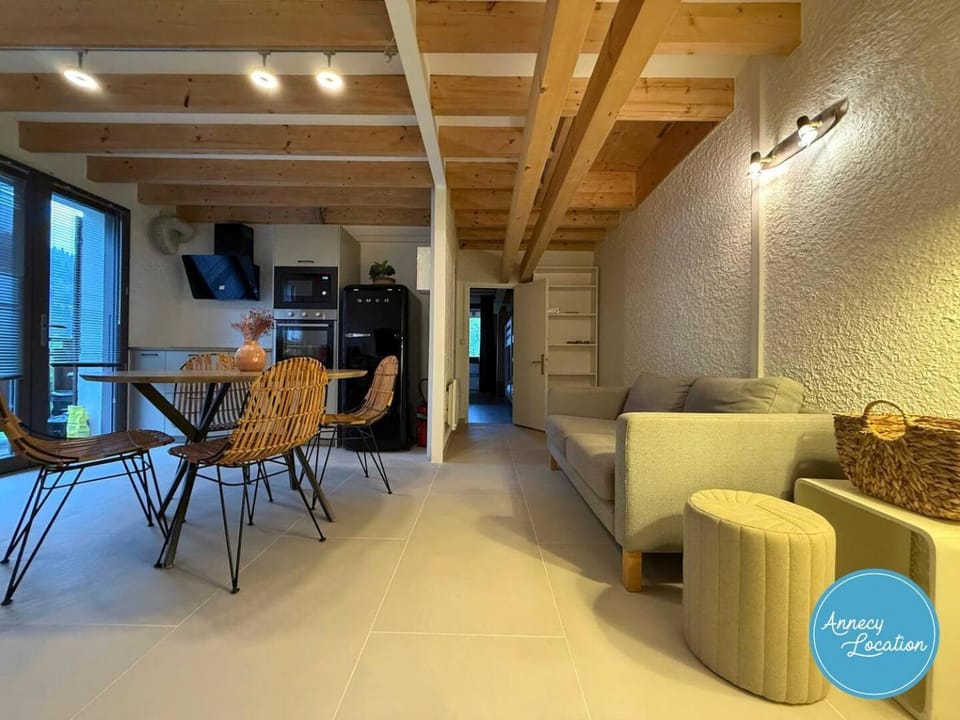 The Bergerie T3- view Mountains Apartment in Talloires