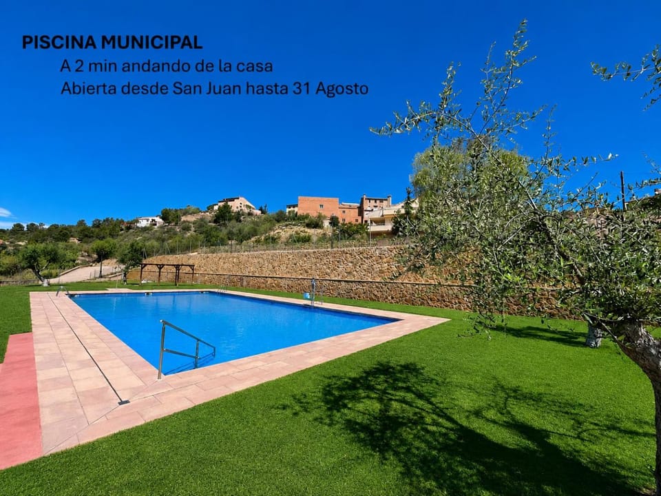 Nearby landmark, Swimming pool, Swimming pool