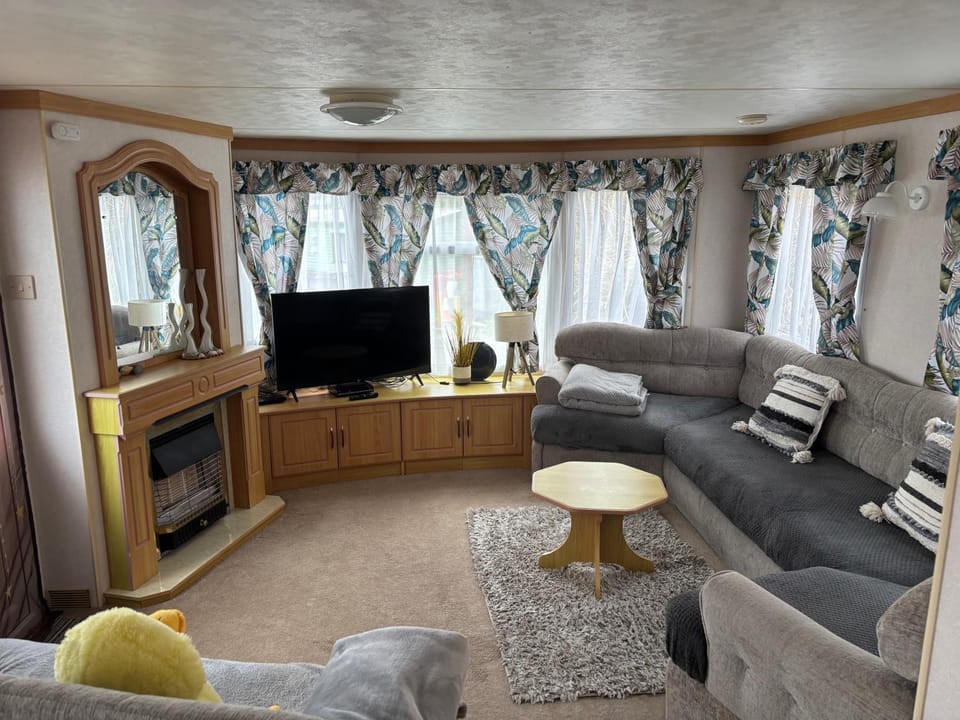 Hilltop Hideaway 2 Bed Caravan with Panoramic Town Scenery in Aberystwyth Holiday Village Campground/ 
RV Resort in Aberystwyth