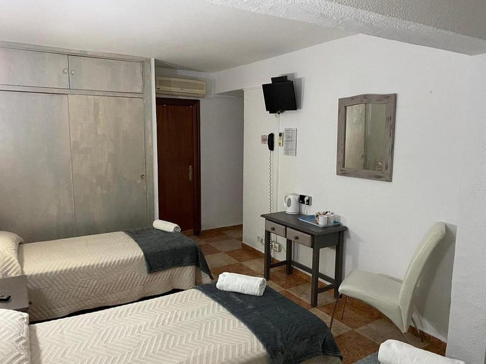 Hostal Virgen del Rocío II Bed and Breakfast in Torremolinos