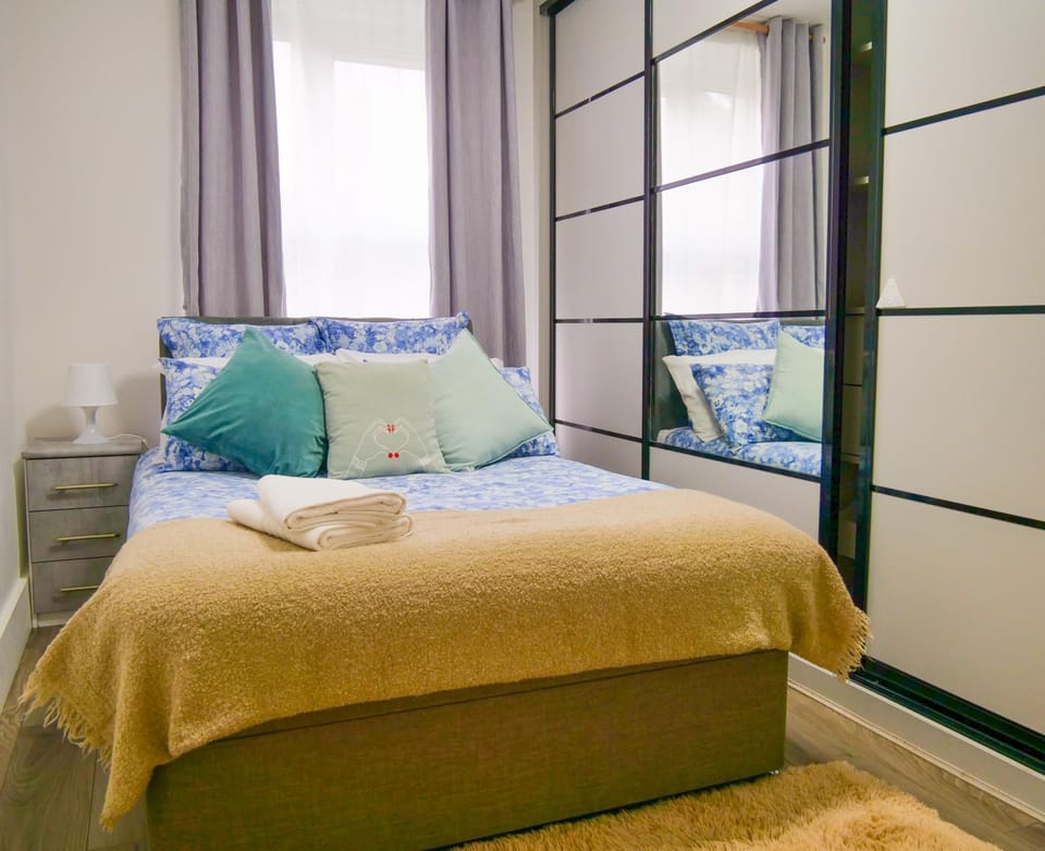 Bed, Bedroom, wardrobe