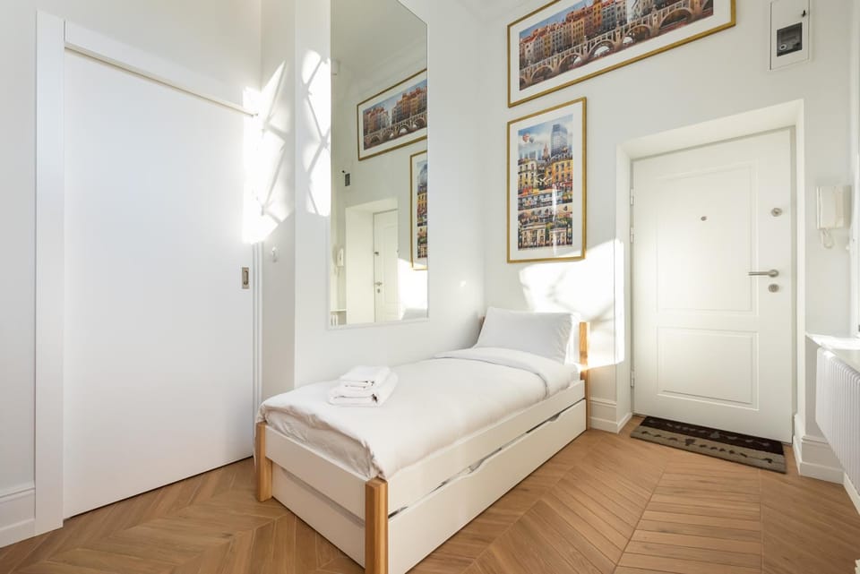 Bed, Photo of the whole room, Bedroom, towels, wardrobe