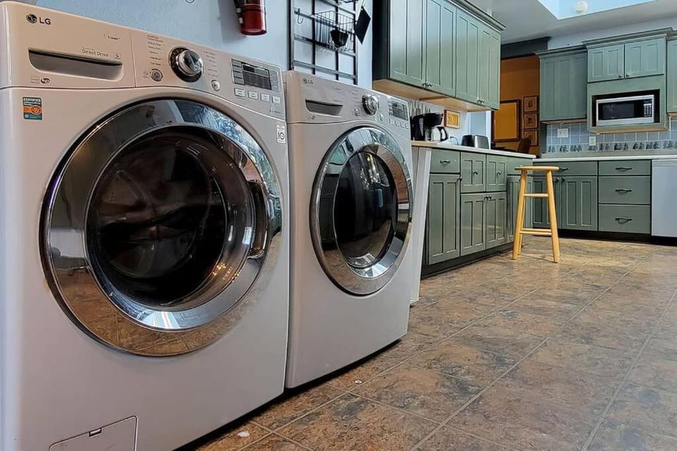 Bluemoon Vacation Rentals - Anne Hathaway House House in Ashland