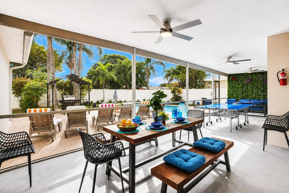 Patio, Seating area, Dining area