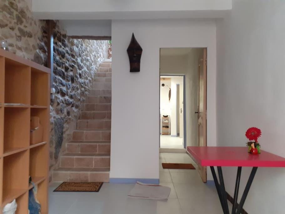 Maison restaurée à l'ancienne avec terrasse House in French Riviera