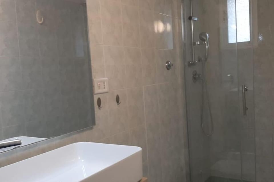 Caterina Apt San Lorenzo 2camere Apartment in Rome