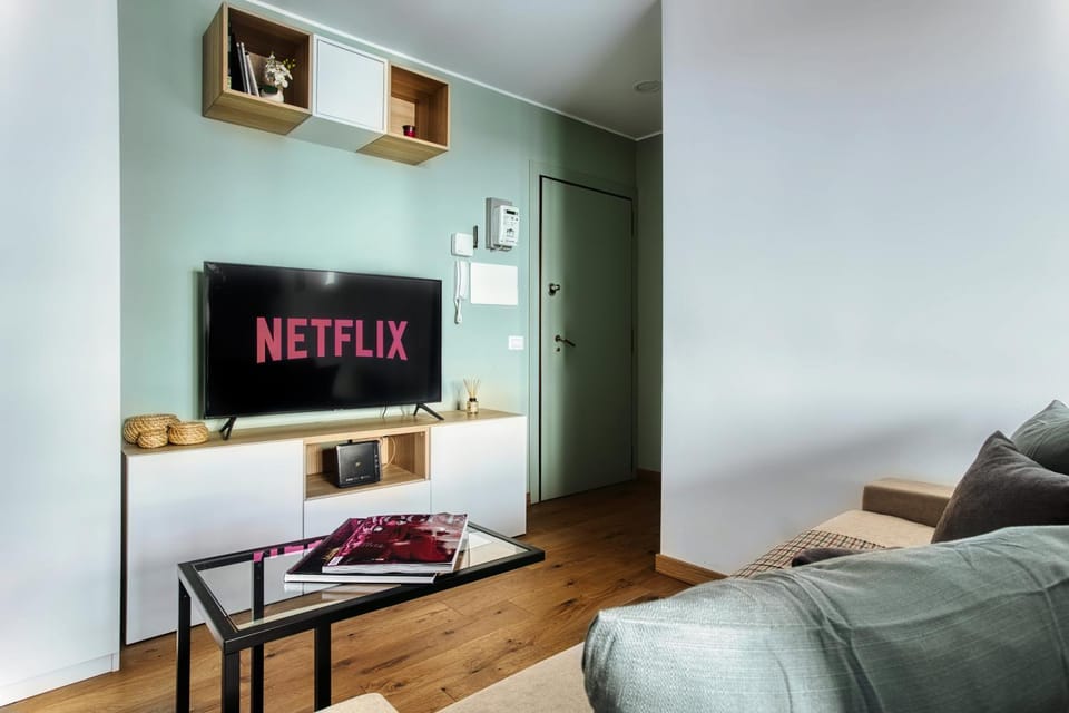 Communal lounge/ TV room, TV and multimedia, Living room, Photo of the whole room, Seating area, Evening entertainment