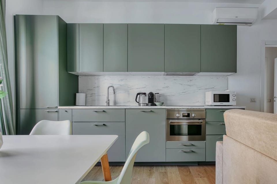 Coffee/tea facilities, Kitchen or kitchenette, Dining area, Meals, Meals, Lunch, Lunch, dishwasher, minibar, oven, pet friendly, pet friendly, stove, stove, kitchen, kitchen