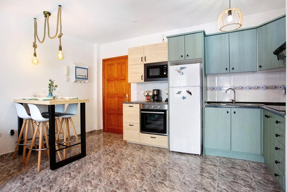Kitchen or kitchenette, Living room