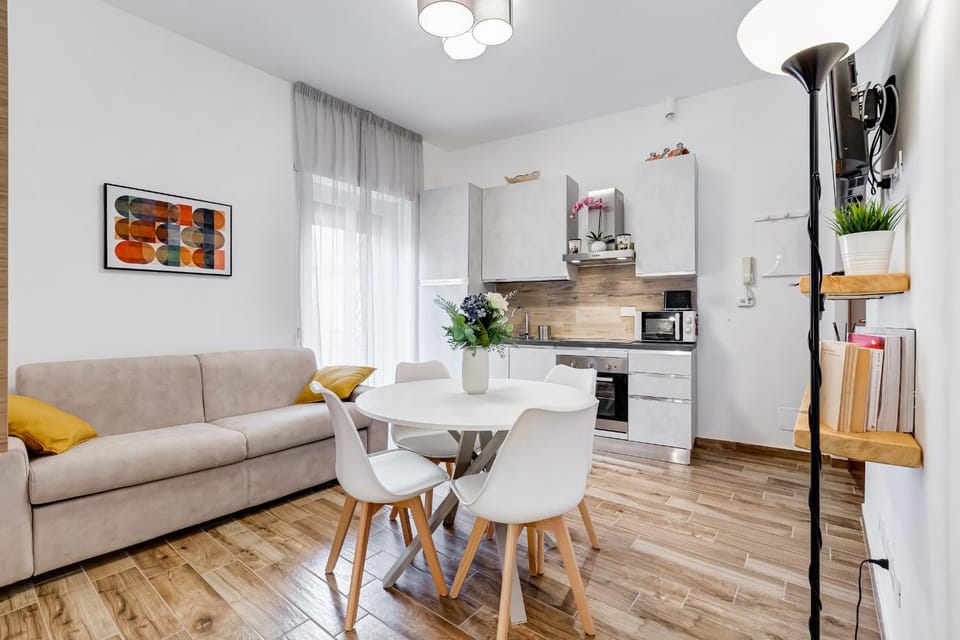 Ciampino Luxe -15min Termini, Airport and Train Station - Apartment in Rome