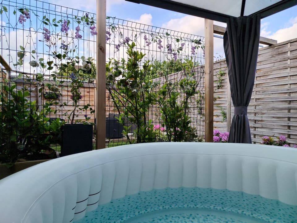 Le 301 Vercingétorix - Proche Paris & Disney avec jaccuzi et jardin privatif Apartment in Noisy-le-Grand