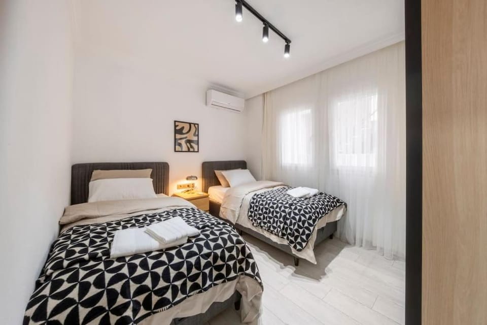 Bodrum Center 2 Bedroom Calm Modern Garden Floor Flat - Yeni Dunya Bodrum Apartment in Bodrum