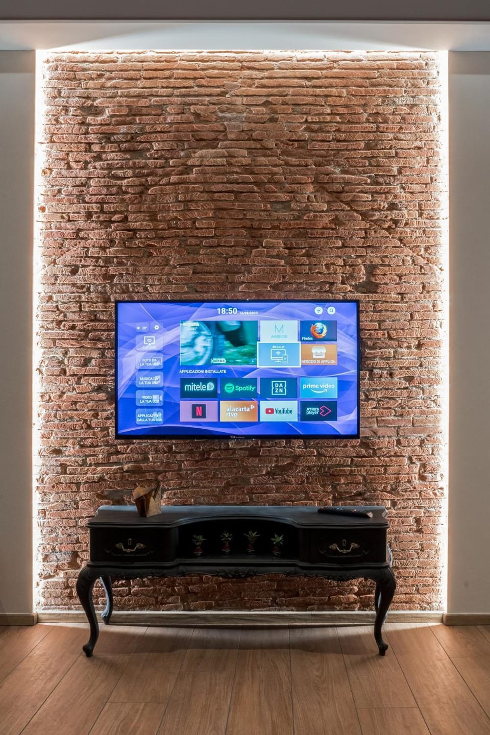 Communal lounge/ TV room, TV and multimedia