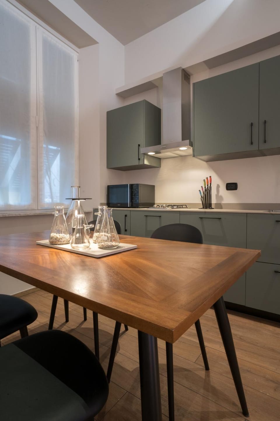 Coffee/tea facilities, Kitchen or kitchenette, Dining area, dishwasher, minibar, stove