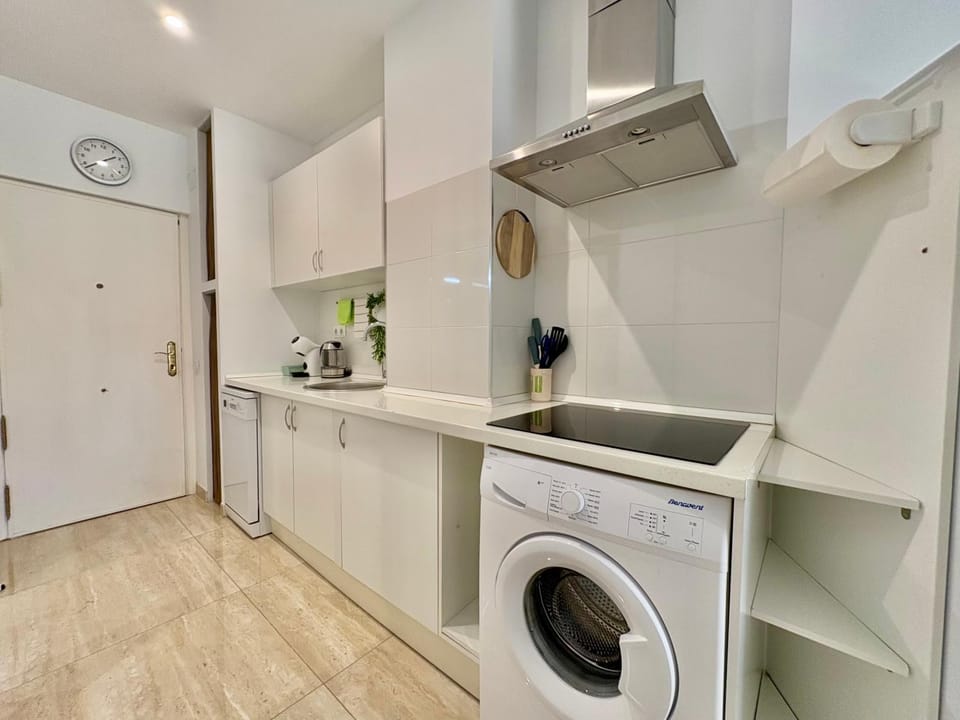 dishwasher, stove, washing machine
