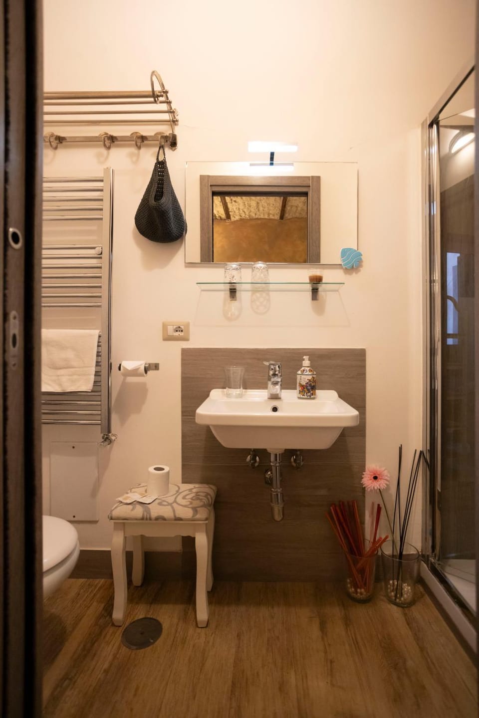 Shower, Bathroom, towels