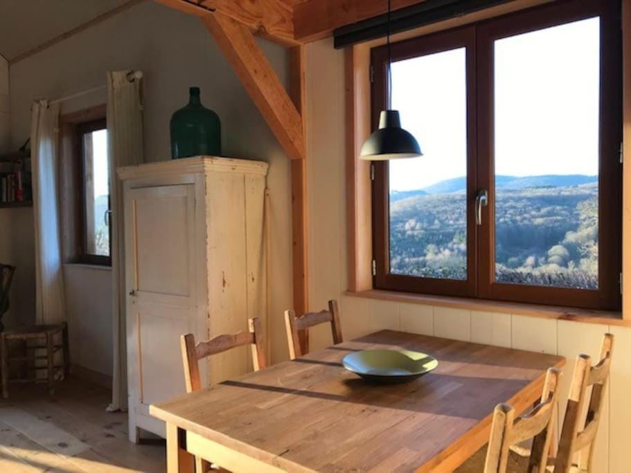 Dining area, Mountain view