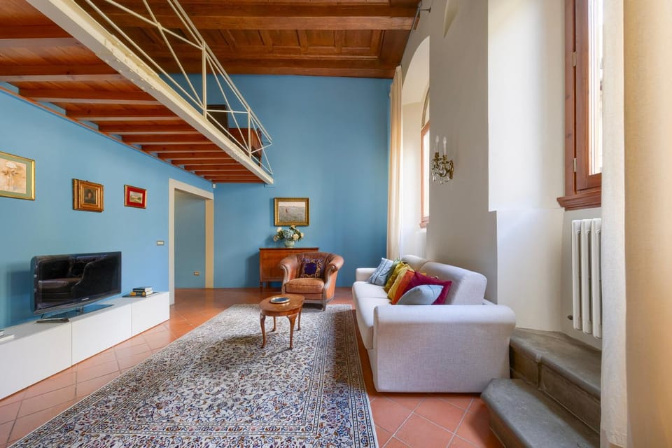 Communal lounge/ TV room, TV and multimedia, Living room, Seating area, Evening entertainment