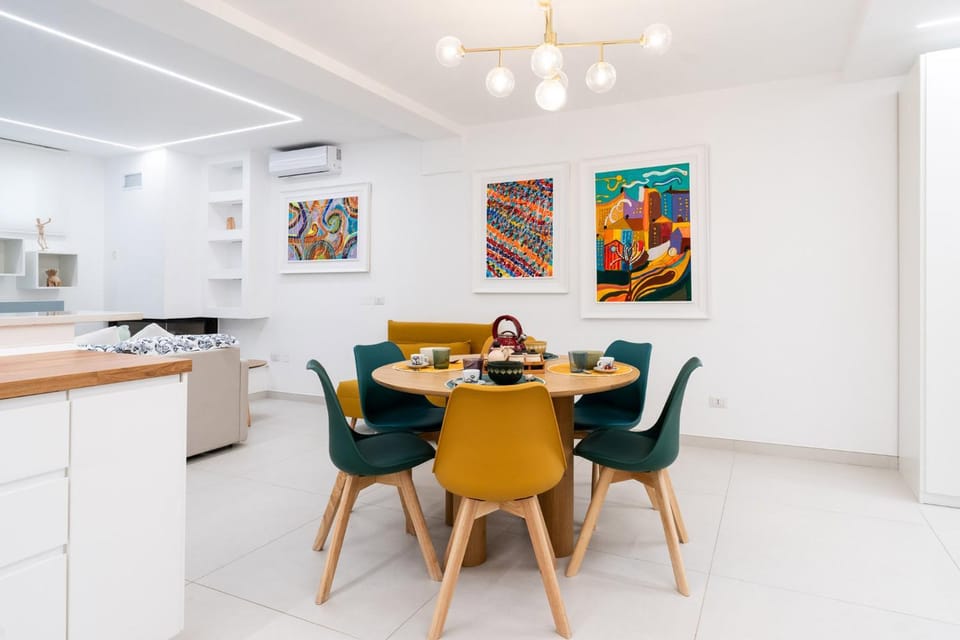 Kitchen or kitchenette, Living room, Dining area