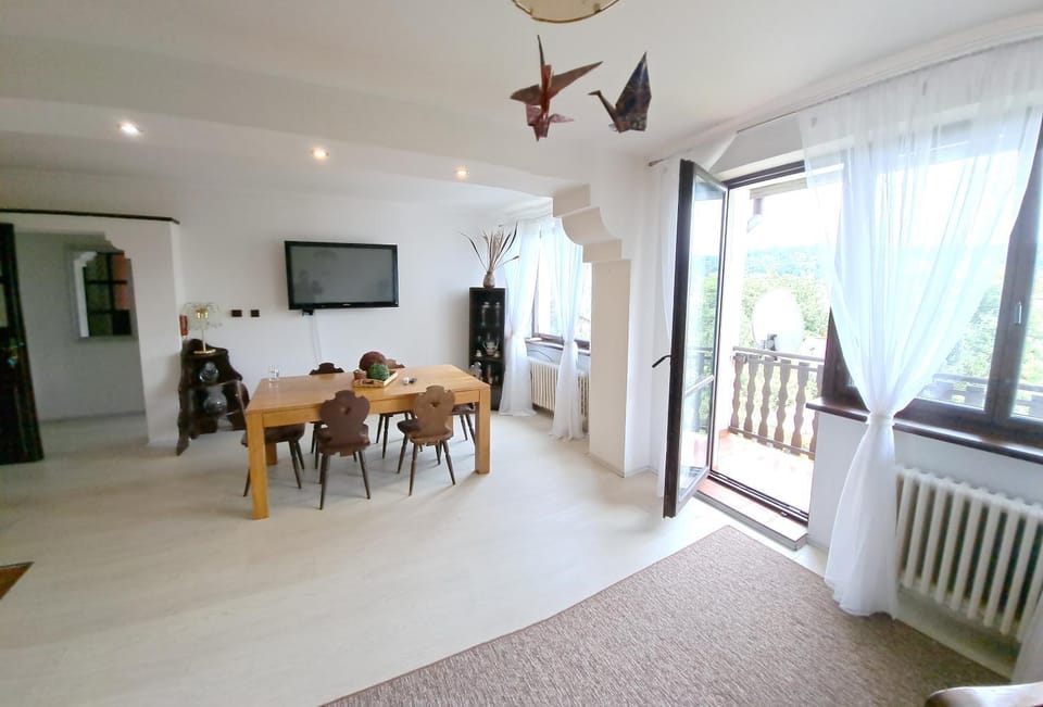 TV and multimedia, Balcony/Terrace, Seating area