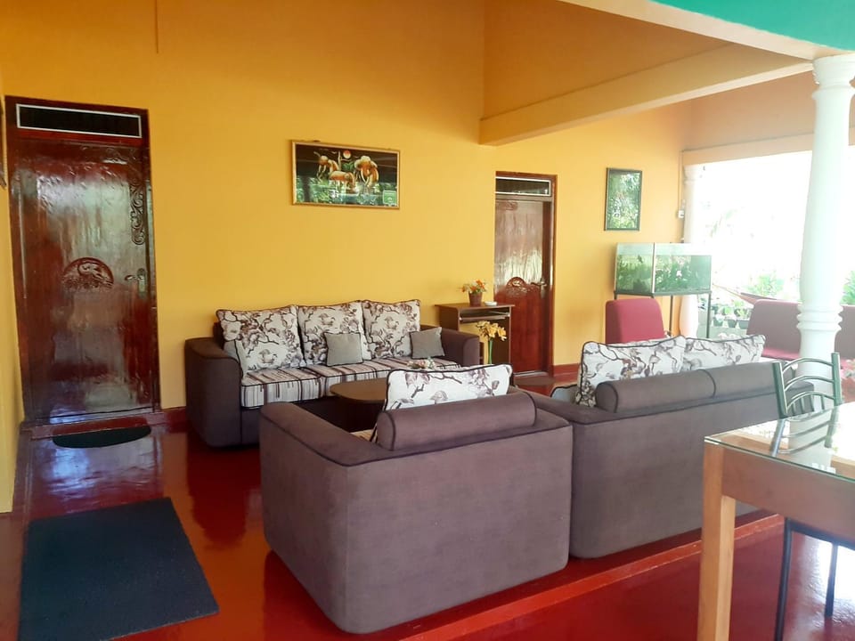 Property building, Balcony/Terrace, Seating area