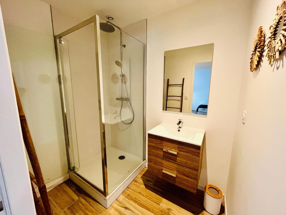 Shower, Bathroom