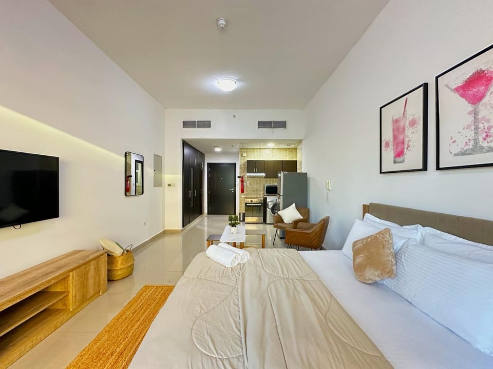 35% OFF in Top View Studio w/ Balcony in Marina Apartment in Dubai