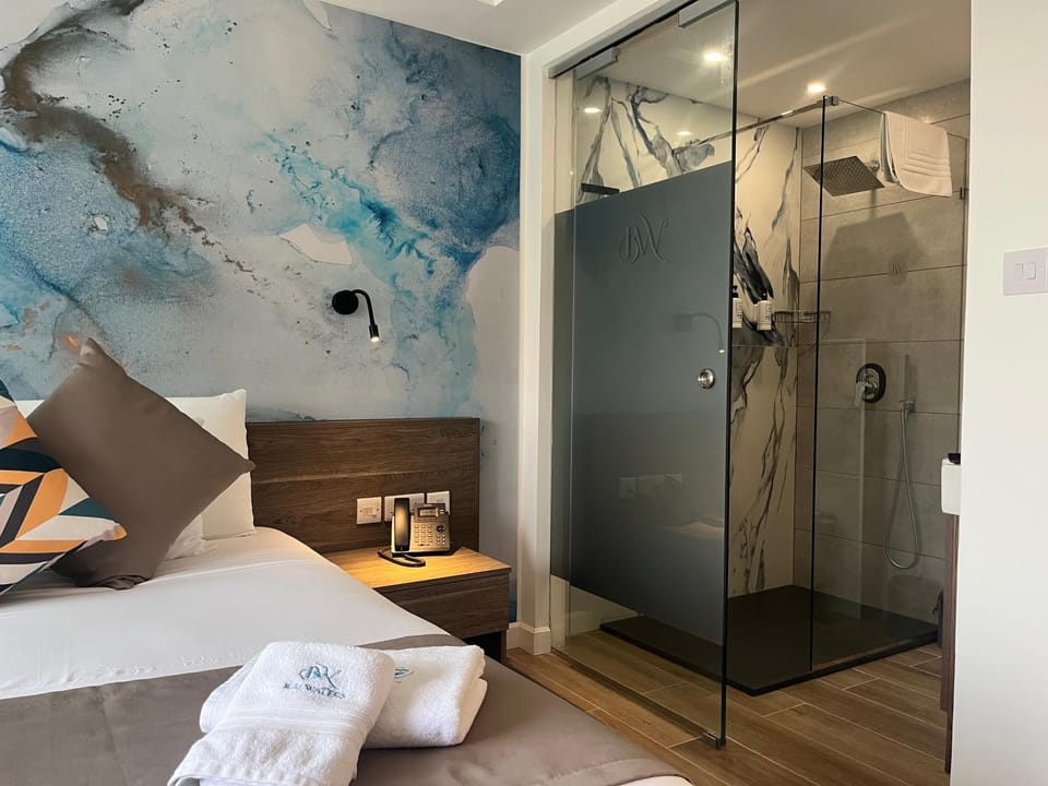 Shower, Bed, Bathroom, Bedroom, towels