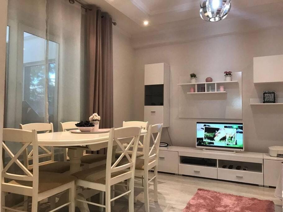 Living room, Dining area