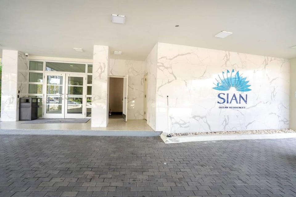 Facade/entrance, Property logo or sign