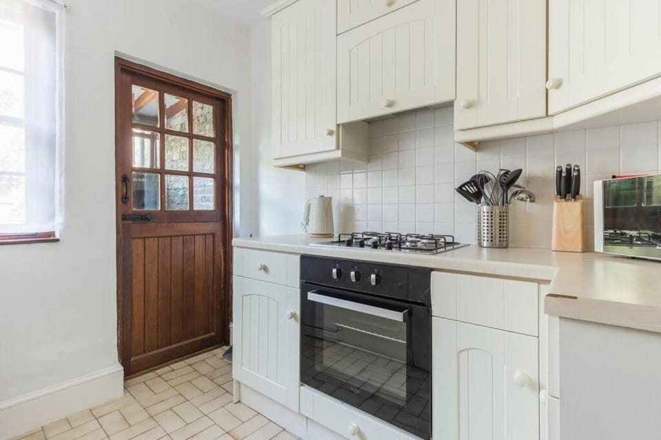 Sarahs Cottage House in Taunton