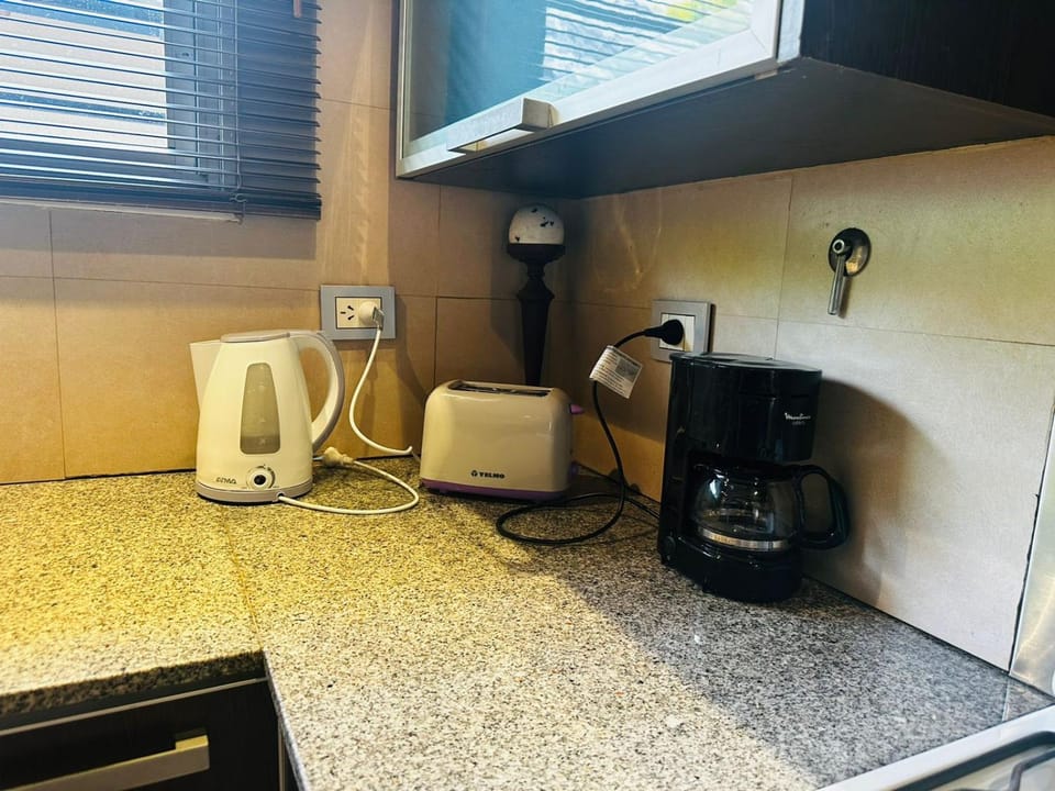 Coffee/tea facilities, Kitchen or kitchenette, toaster