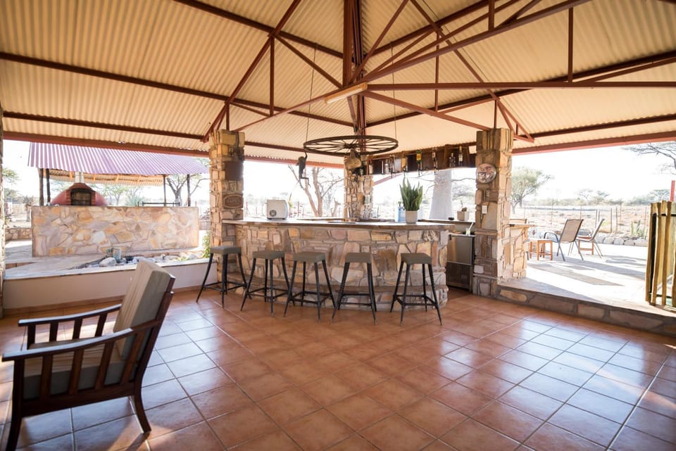 Lounge or bar, Internal: Not applicable to any particular room