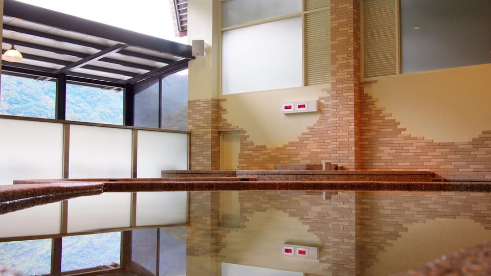 Hot Spring Bath, Spa and wellness centre/facilities