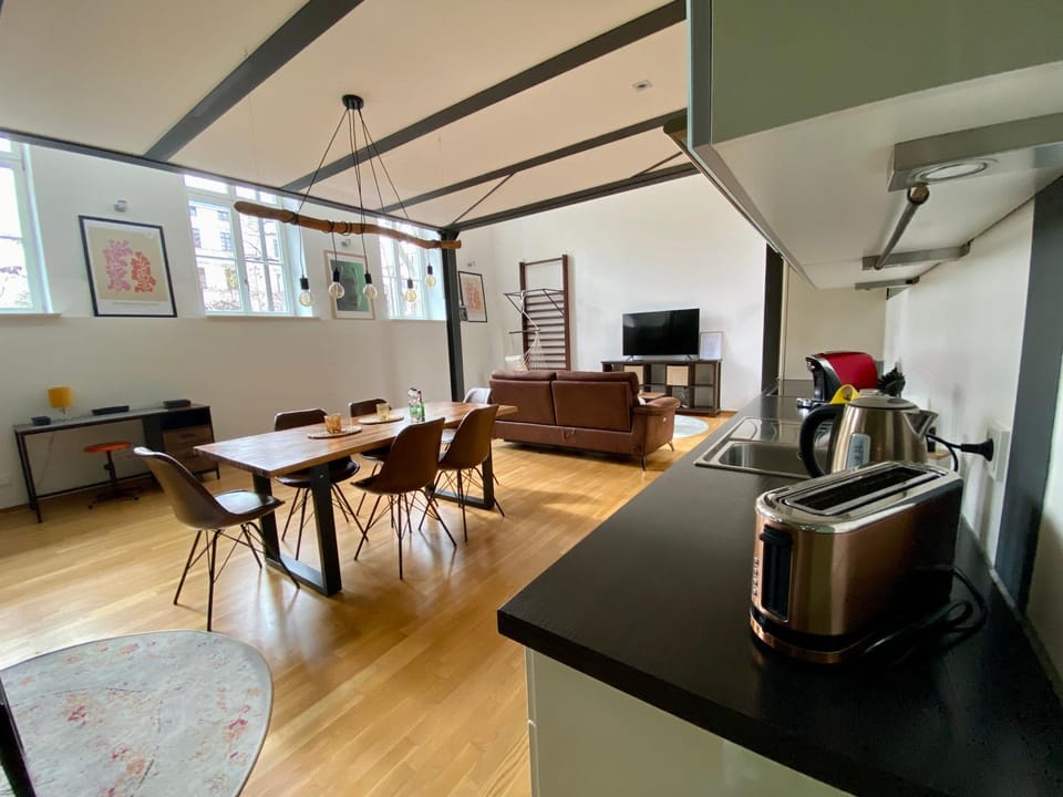 Living room, Seating area, Dining area, kitchen