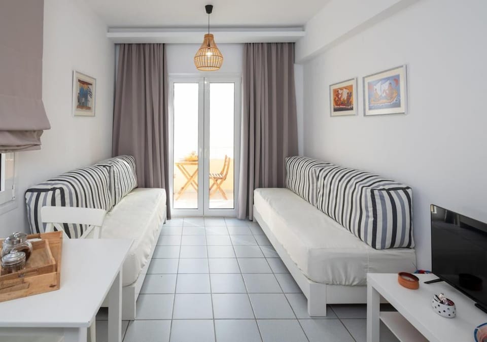 1 BR Renovated Apartment By the Sea-SummerMemories Apartment in Stalida