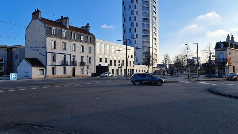 Property building, View (from property/room)
